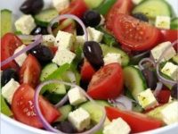 Saladas alimentam e podem sim ser uma refeição